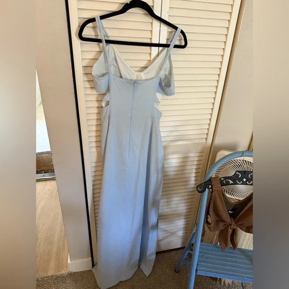 Chic Cut-Out Long Sleeve Dress in Light Blue marked L but better for M - Picture 11 of 16